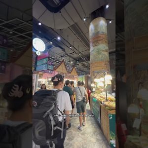 Day 12/13 Backpacking Asia: Exploring Bangkok malls, Tuk-tuks, and Street Food! #travel #thailand