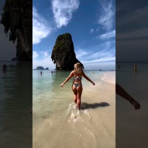 Discover the beautiful Railay Beach in Krabi, Thailand! #thailandtravel #asiatravel #krabi
